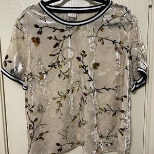 Floral Cream Print velvet Burnout T-Shirt size XL